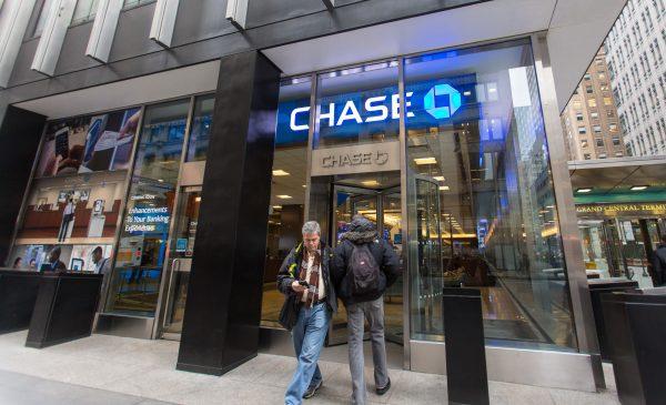 A Chase Bank branch on Madison Avenue in Midtown New York, on Jan. 8, 2016. (Ingrid Longauer/Epoch Times)