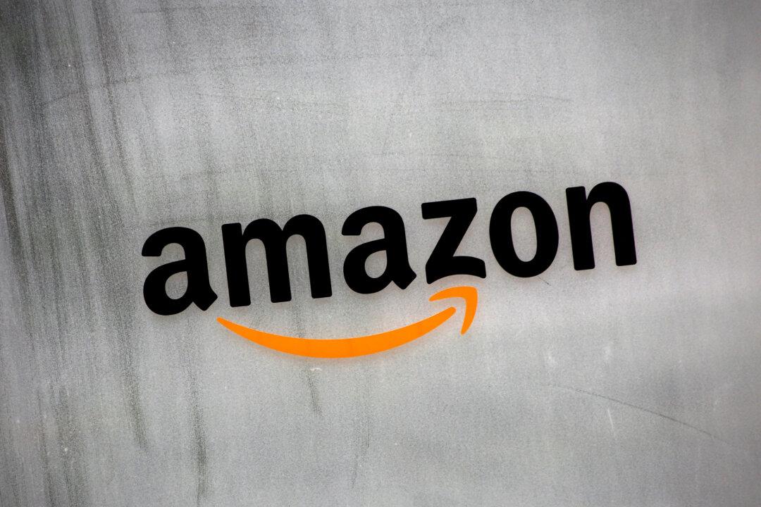 Amazon, Facing Entrenched Rivals, Says to Shut China Online Store