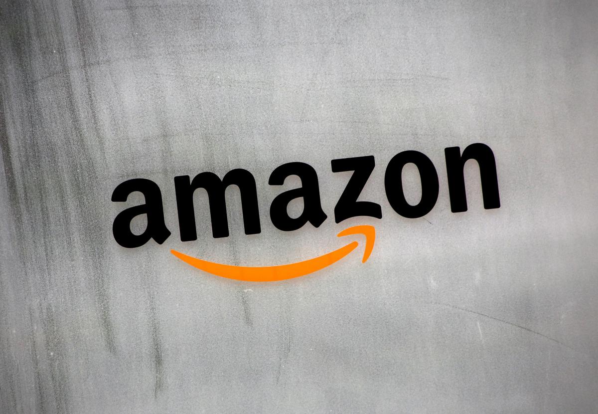 Amazon, Facing Entrenched Rivals, Says to Shut China Online Store