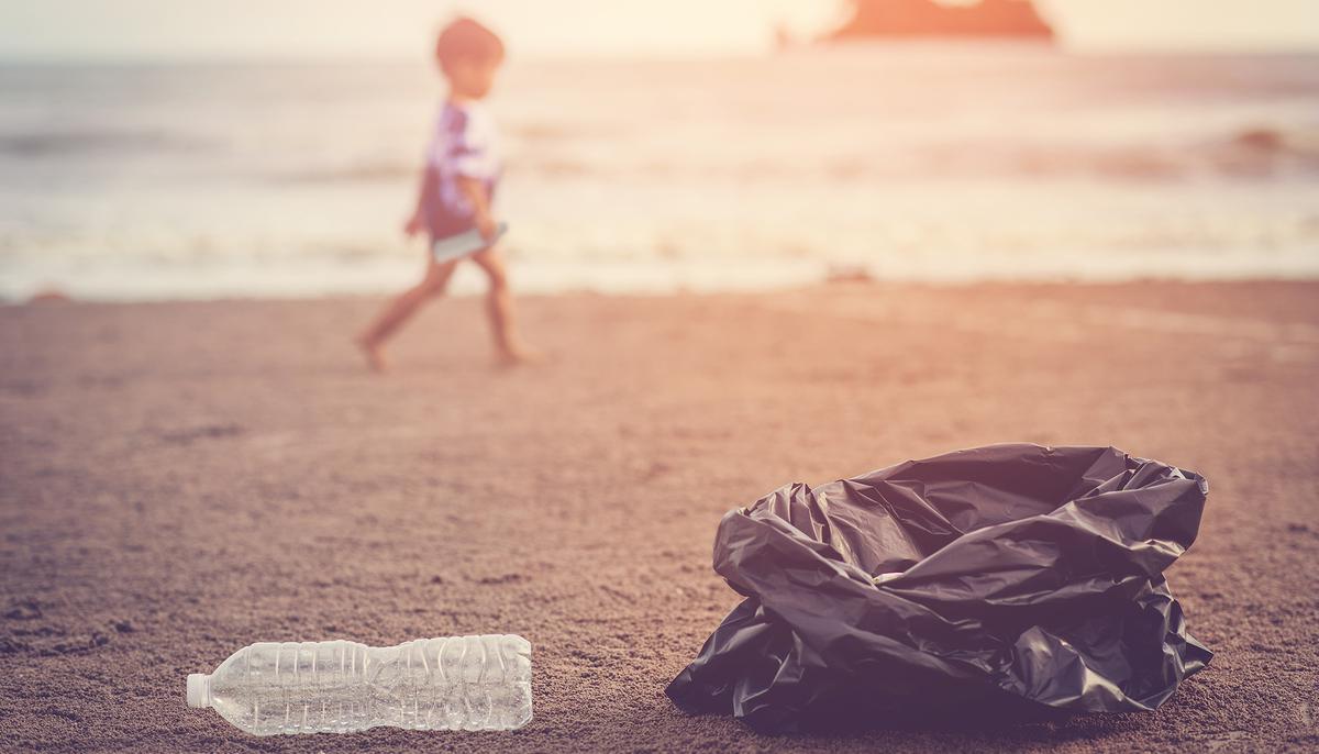 Son Refuses to Go to School, So Parents Agree with 1 Condition: Pick Up and Sell Trash