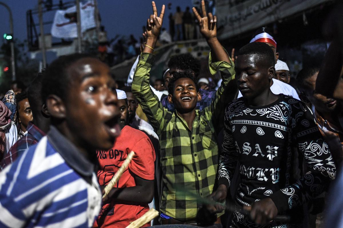 Sudanese Protestors Demand Transition to Civilian Rule