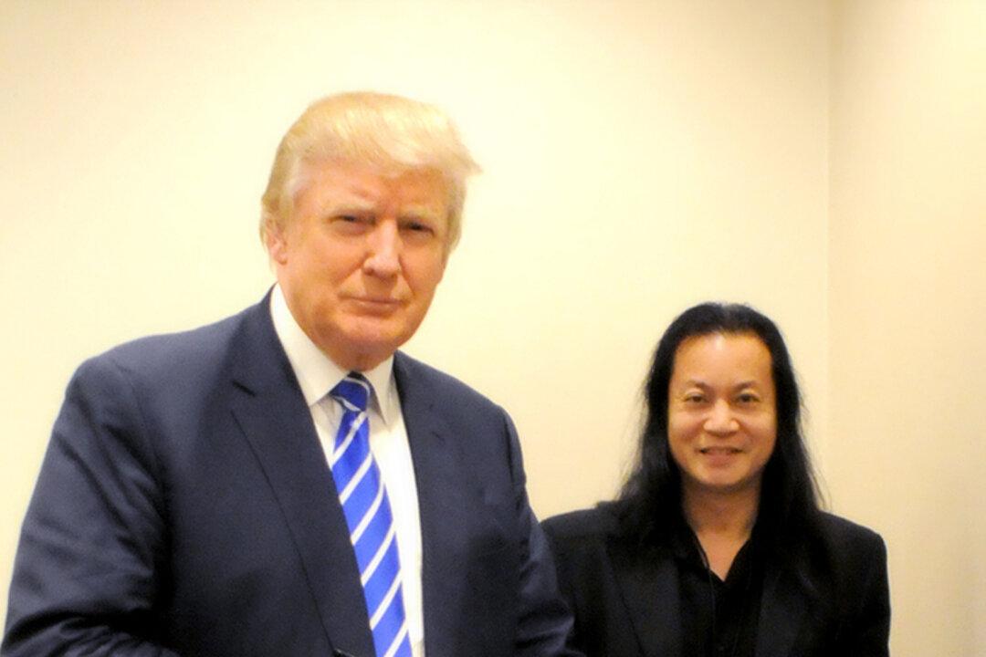 Trump’s Former Photographer Says Chinese Americans Disagree with Andrew Yang’s Policies