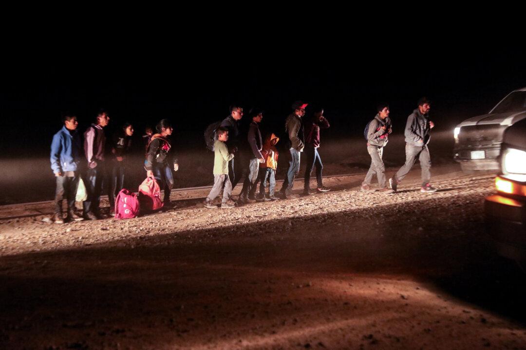 FBI Arrests Leader of Armed Civilian Group Stopping Illegal Aliens in New Mexico