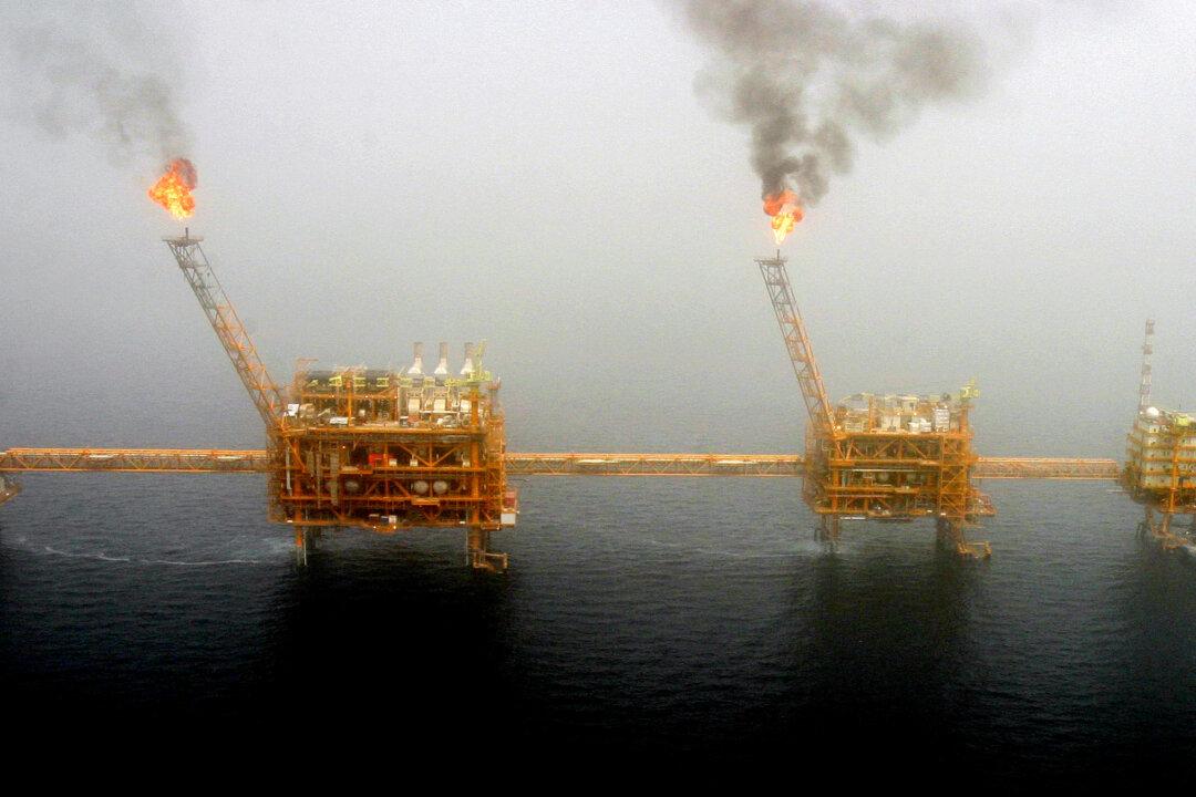 US to End Iran Oil Waivers, Aims to Squeeze Tehran’s Exports to Zero
