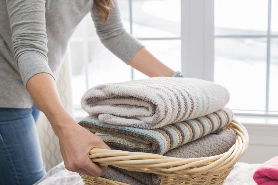 ‘I’m Not a Housekeeper’: Woman Writes Candid Post About Being a Stay-at-Home Mom