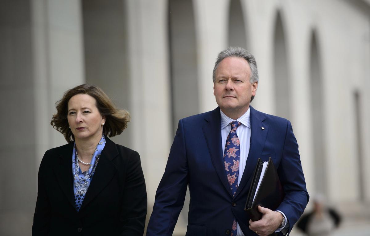 Bank of Canada Neutral on Next Rate Move, Downgrades 2019 Growth Forecast