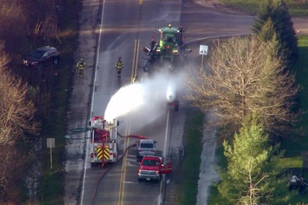 Ammonia Leak Sends 37 to Hospitals in Chicago Suburb
