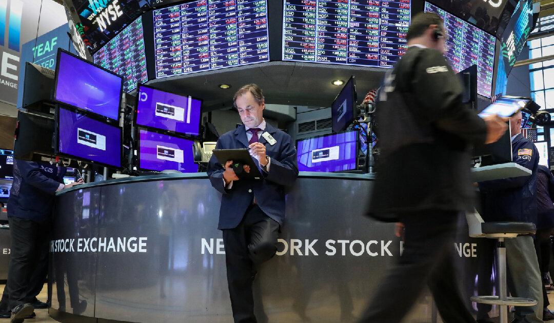 S&P 500 Flirts With Record High on Upbeat Earnings