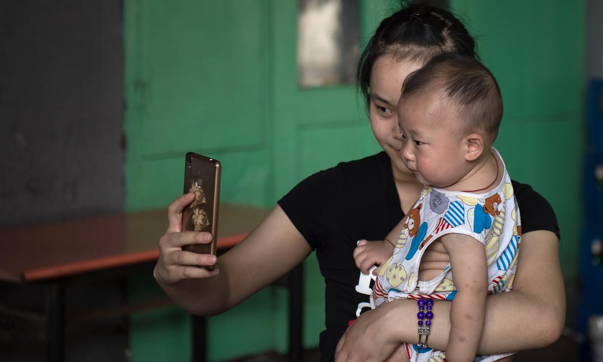 Woman Cheats Ex-Boyfriend out of $90,000 With Photos of Fake Son