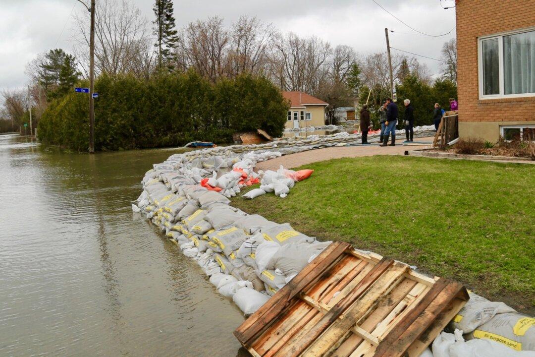 Heavy Rain Sends 300 Million Litres of Sewage Water Into Ottawa River