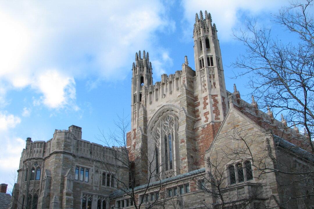 Yale Law School Announces Tuition-Free Scholarships for Lowest-Income Students to ‘Level the Playing Field’