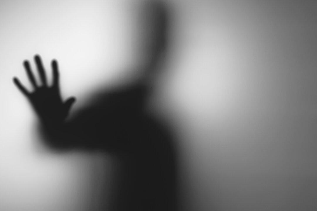 Kitchen CCTV Sends Alert Text, Then Mom Spots ‘Ghost’ in the Footage