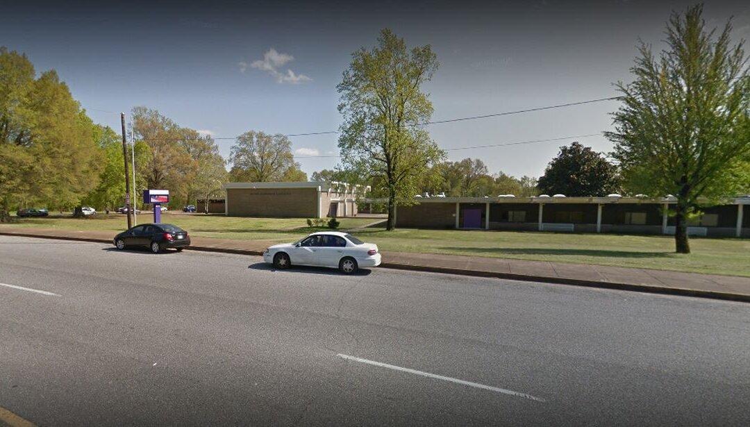 Special Ed Teacher Gets Praise for Walking Kids Home, Goes Viral