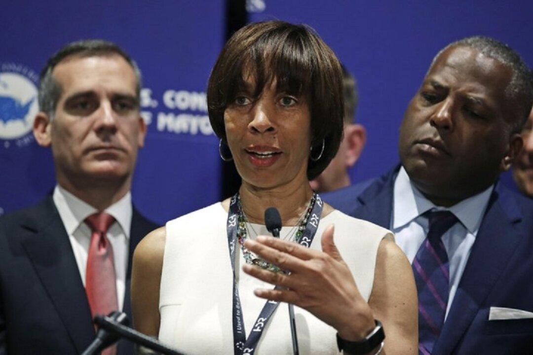 Former Baltimore Mayor Pleads Guilty to 4 Federal Charges Related to Book Scam