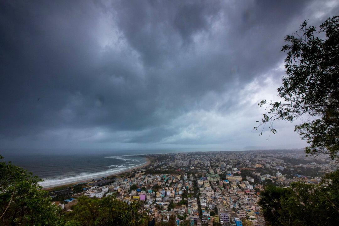 Path of India’s Worst Cyclone in Five Years Puts 100 Million People at Risk