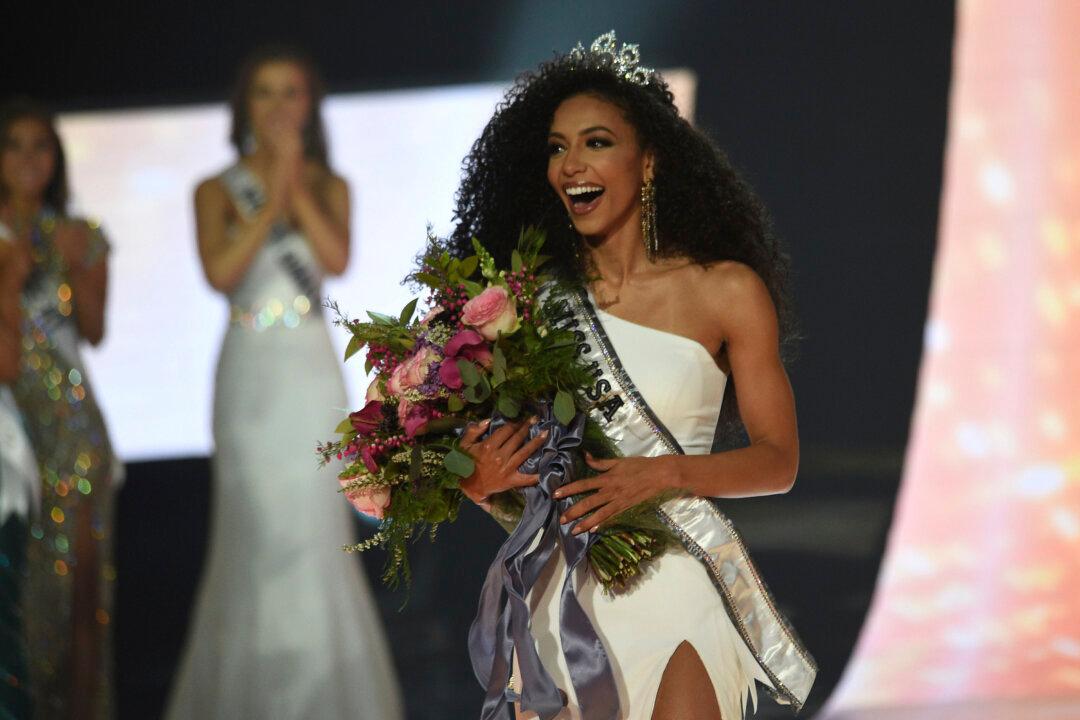 North Carolina Lawyer Cheslie Kryst Named Miss USA 2019