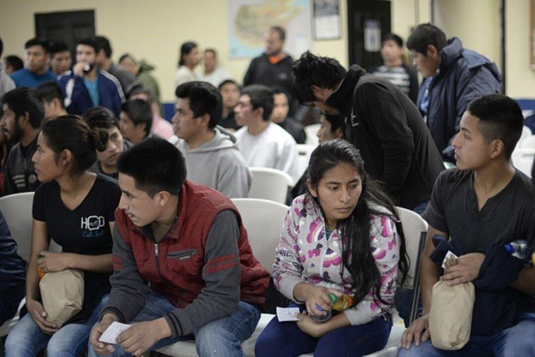 Poll Shows Startling Number of Guatemalans Wishing to Leave Country