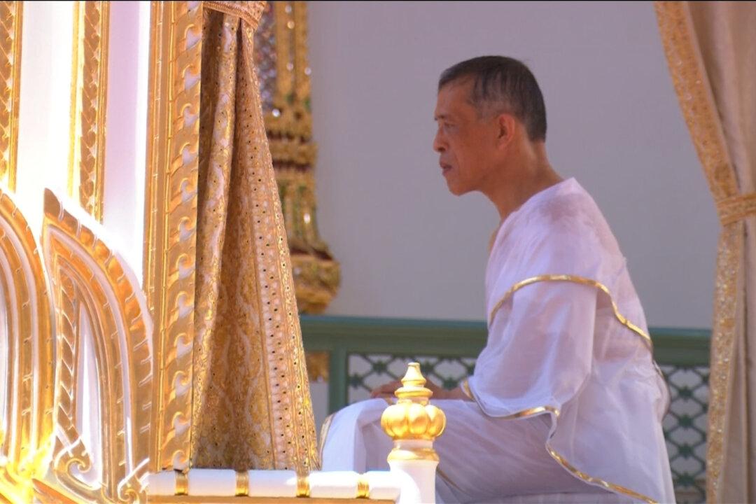 ‘I Shall Reign in Righteousness’: Thailand Crowns King in Ornate Ceremonies