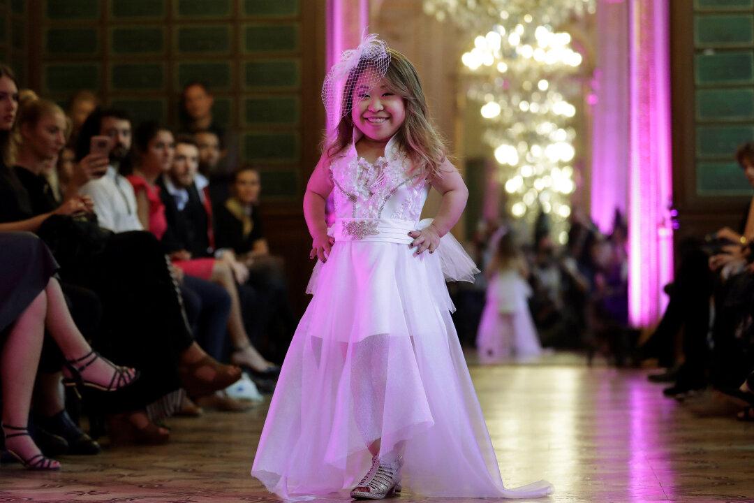 Couple Finds Love Through Limitations: ‘He’s My Long Legs,’ ‘She’s My Little Hands’