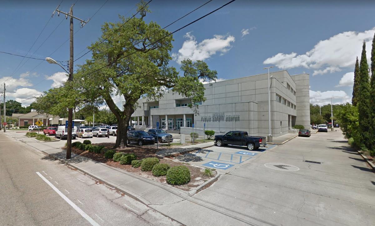 Gunman at Large After Shooting Officer Dead in Front of Mississippi Police Station