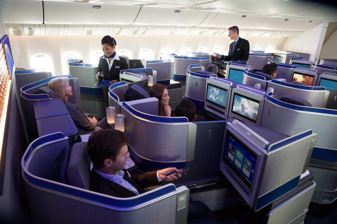 United Airlines Covers Inflight Entertainment Cameras Over Privacy Concerns