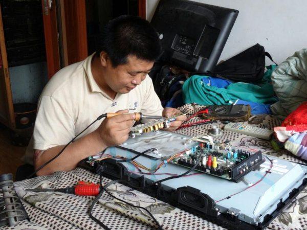 Wang before he lost his feet during the persecution. (Minghui.org)