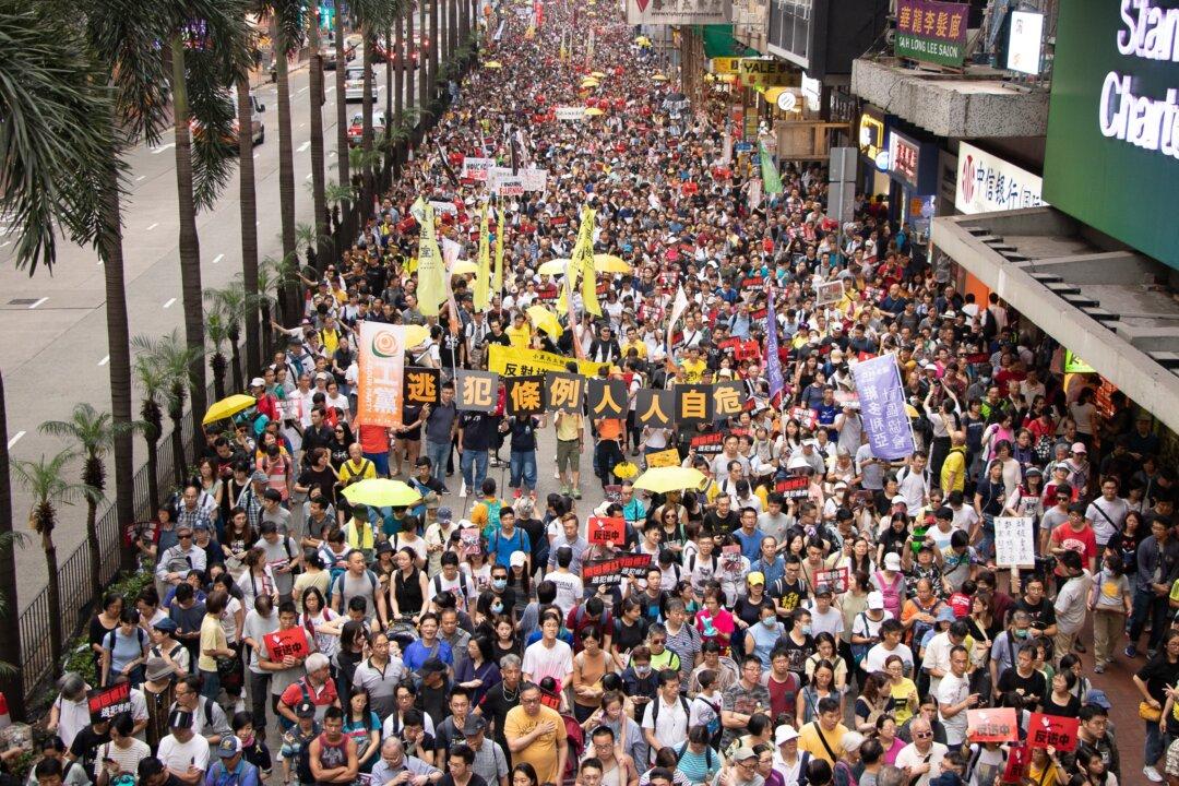 Hong Kong Pupils Petition Against Extradition Bill as Protests Build