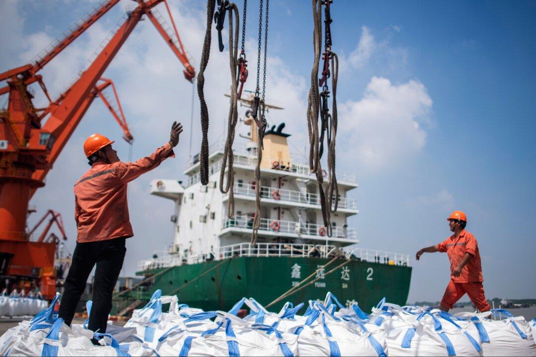 Chinese Regime Shocked by Tariff Increases; Chinese Netizens Celebrate