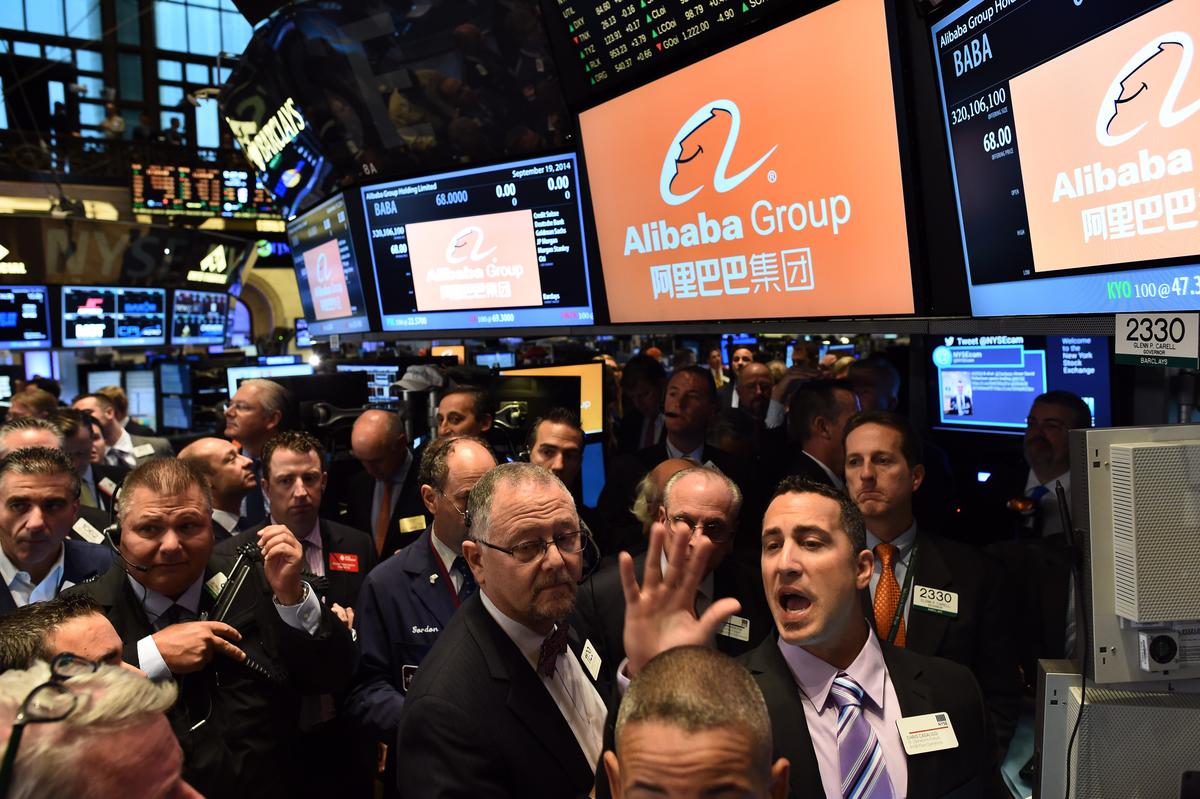 Growing Crackdown Sparks Foreign Exodus From Chinese Stocks