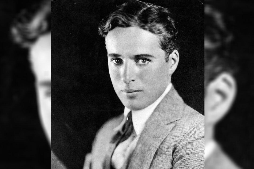 Rare Photos! How Chaplin Looked Without Iconic Mustache, Bowler Hat, and Baggy Pants