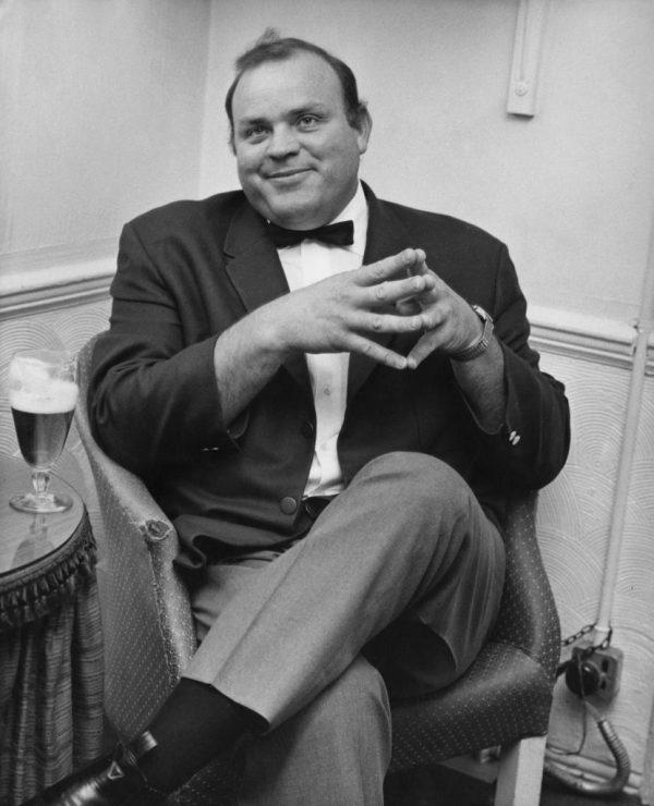 Dan Blocker in his dressing room at the London Palladium on May 9, 1966 (©Getty Images | <a href="https://www.gettyimages.com/detail/news-photo/american-actor-dan-blocker-in-his-dressing-room-at-the-news-photo/901879424">Keystone</a>)