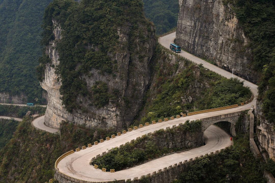 Short Rescue Note Saves Woman From Potential Abduction