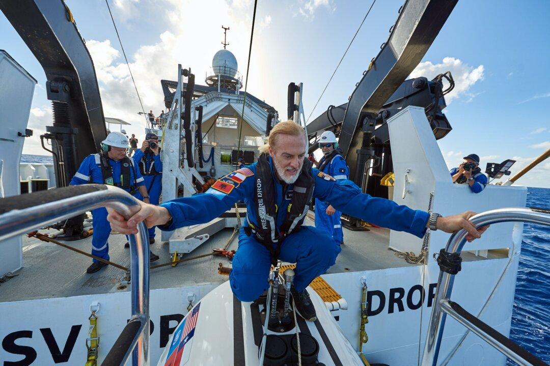Texas Explorer Sets World’s Deepest Dive Record and Finds Plastic Trash at Ocean Bottom