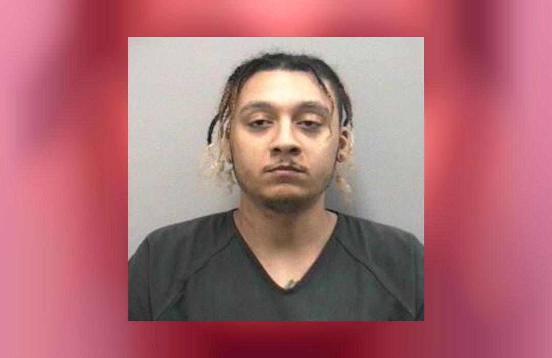 Florida Deputies Arrest Man For Slapping Girlfriend With a Cheeseburger