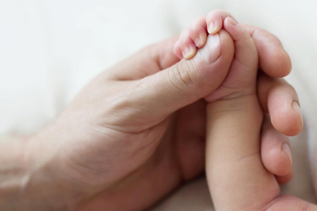Parents Abandoned Newborn Son for His ‘Disfigured Face,’ but Look at Him 34 Years Later