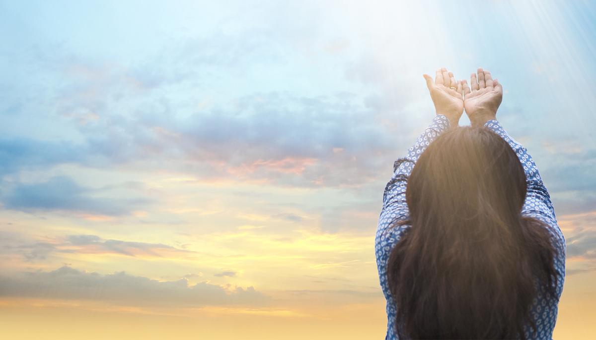 Mother Who Accurately Predicted Her Death Retells Surreal Out-of-Body Experience