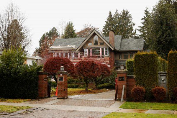 A home on Matthews Avenue in the Shaugnessy neighborhood owned by the family of Huawei CFO Meng Wanzhou is seen in the process of renovation in Vancouver, British Columbia, Canada on Dec. 8, 2018. (David Ryder/Reuters)