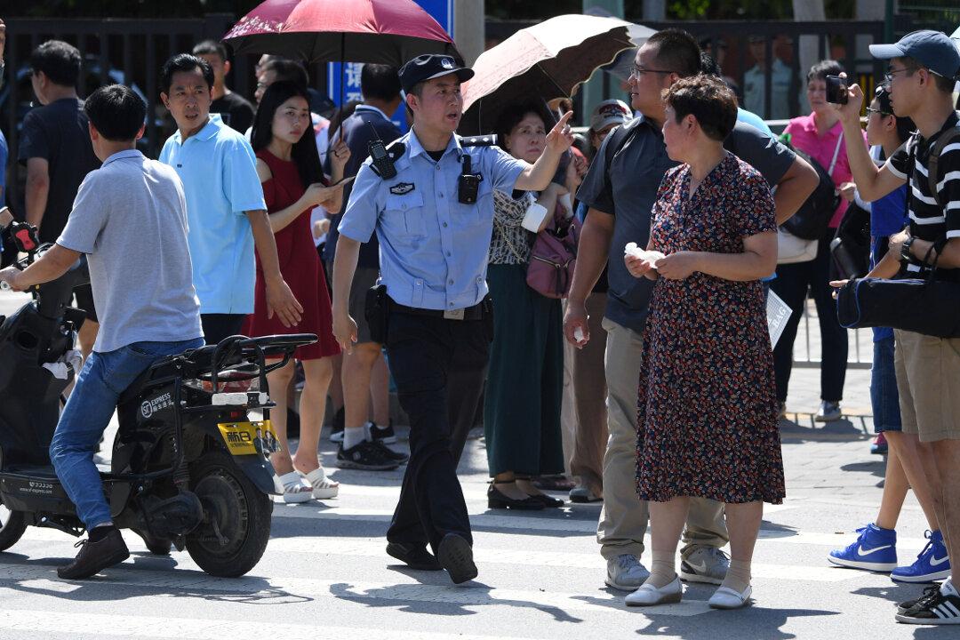 Woman Slaps Boyfriend in Front of Crowd, His Response is Even More Surprising