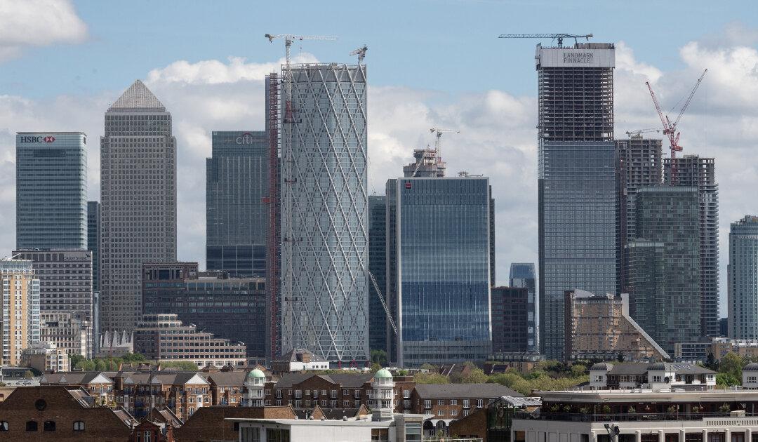 More Migrant Workers Not Expected to Have Big Impact on UK Economy, Experts Say