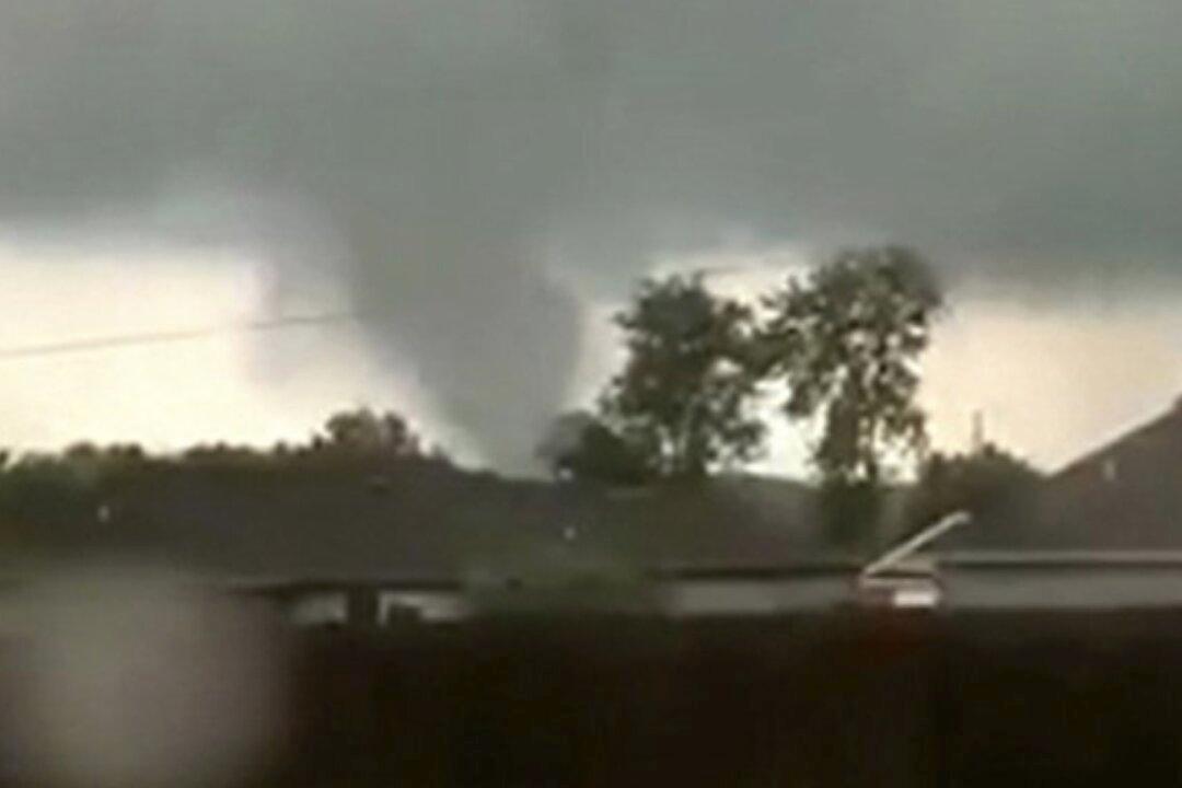 Golden City, Missouri, Devastated by Tornado; 3 Deaths Reported