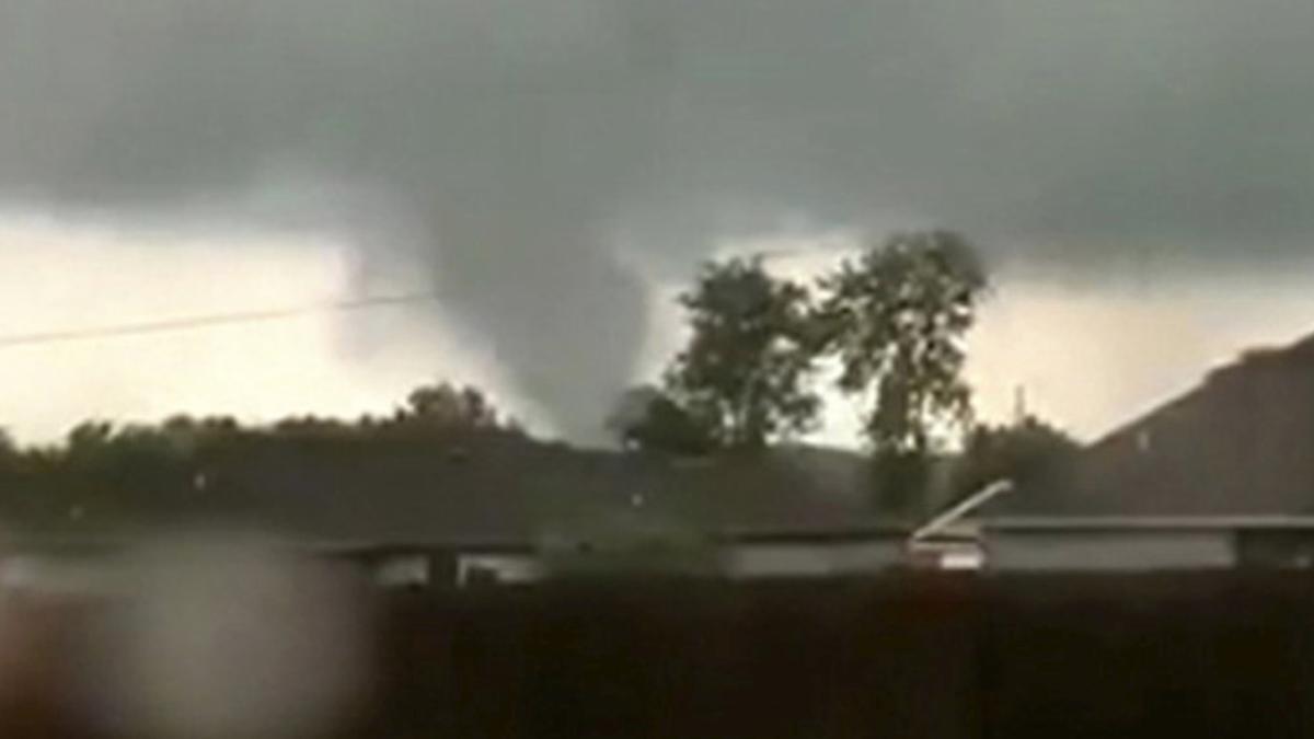 Golden City, Missouri, Devastated by Tornado; 3 Deaths Reported