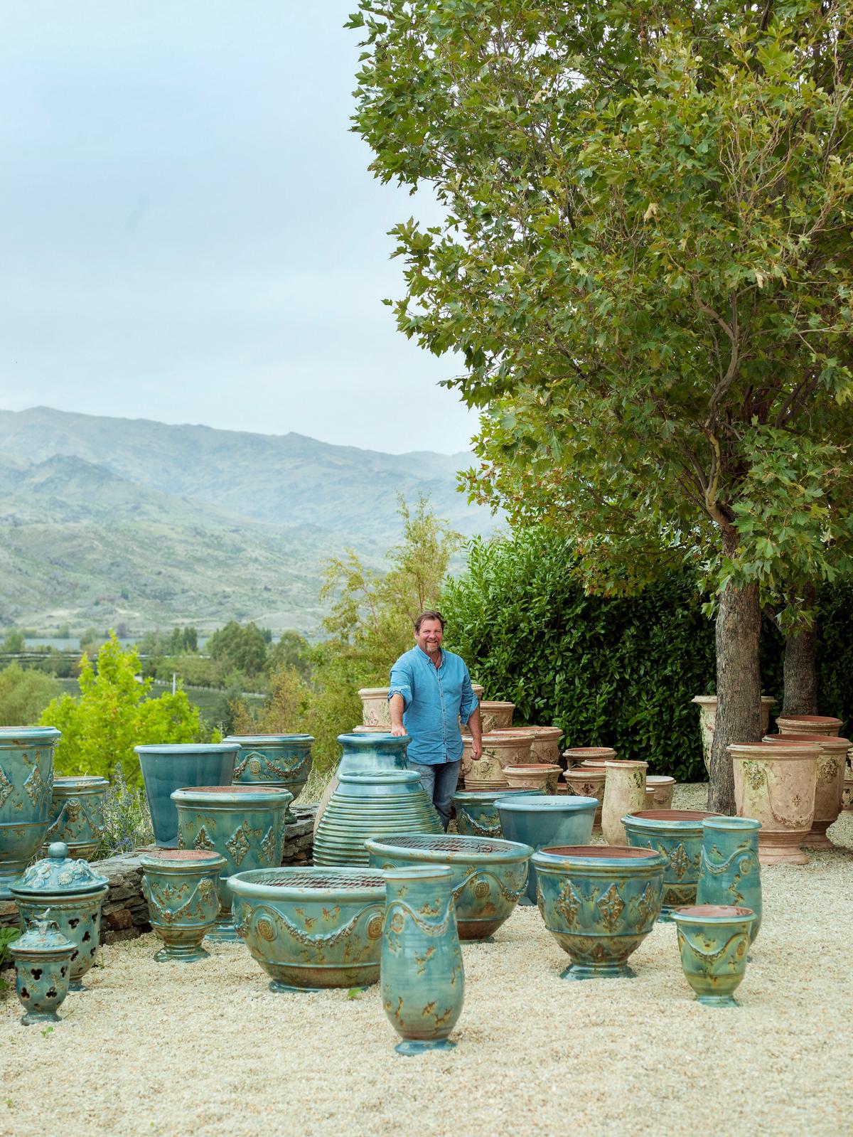 The Centuries-Old French Tradition of Making Pots With Clay, Rope, and Wood