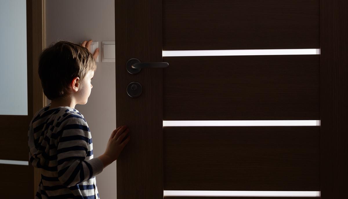 Kids Ignore Parents’ Warning and Open Door When Stranger Says He’s ‘Mommy’s Friend’
