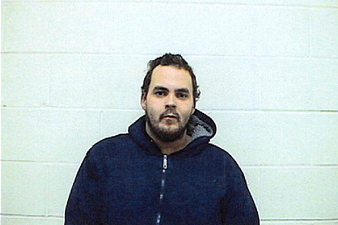 Wanted Suspect Tells Police He‘ll Surrender If They Get 15,000 ’Likes’ on His Facebook Post