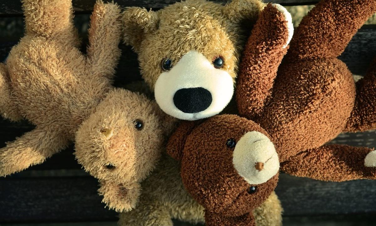 ‘Is That Your Son in the Machine?’ 3-Year-Old Squeezes His Body Into Claw Machine, Gets Stuck