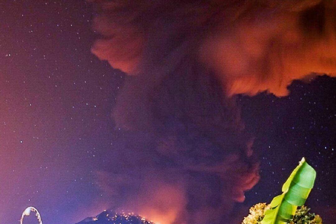 Volcano Erupts on Indonesia’s Bali Causing Flight Cancellations