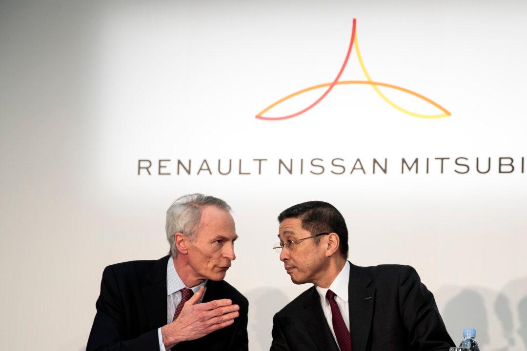France Wants FCA-Renault Job Guarantees and Nissan on Board