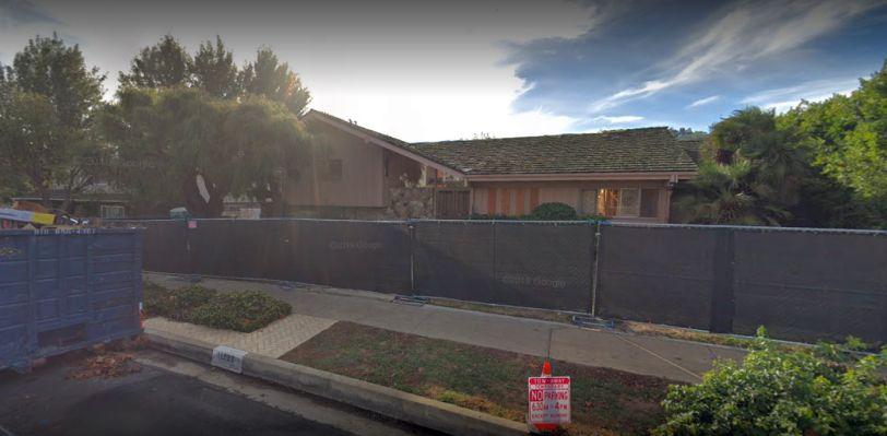 ‘Brady Bunch’ Cast Reunites After Iconic House Is Renovated