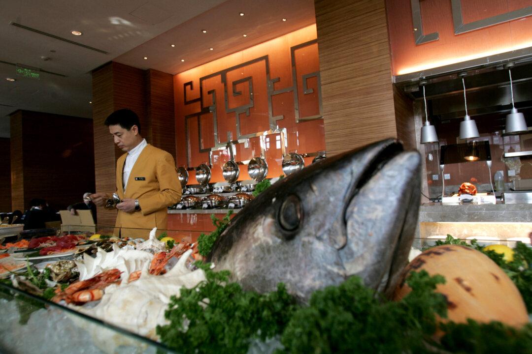 Corruption Case Exposed as Chinese Hotel Reports Guest Who Owed Huge Sum