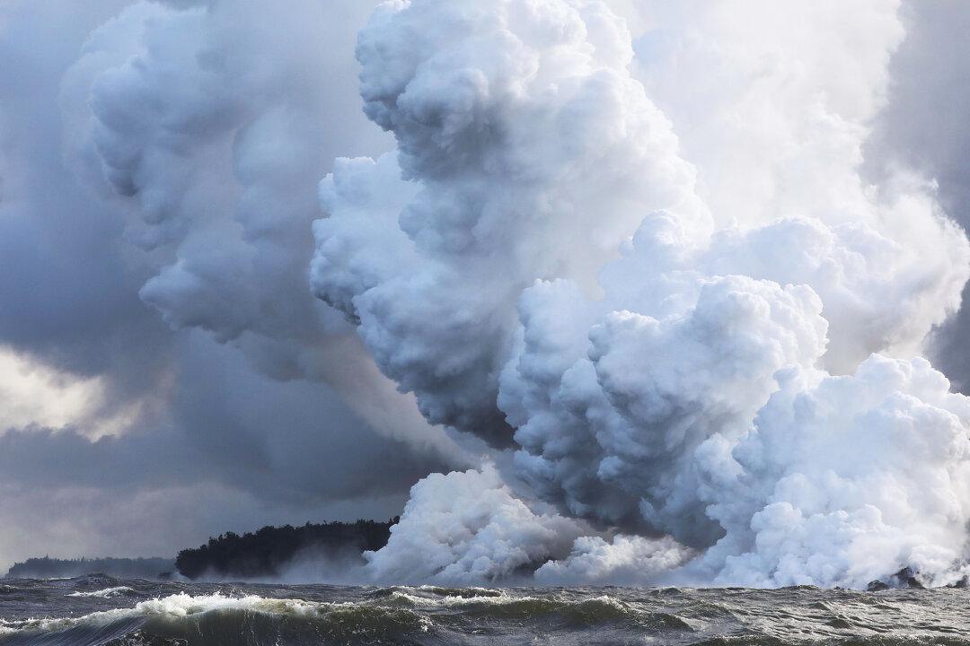 Photo of Huge ‘Lava Dome’ in Hawaii Goes Viral–Largest Eruption in 2,200 Years: Scientists